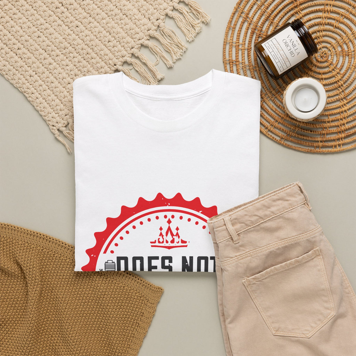 Electricity Does Not Centralize, But Decentralizes T-Shirt – Electrician Humor Tee
